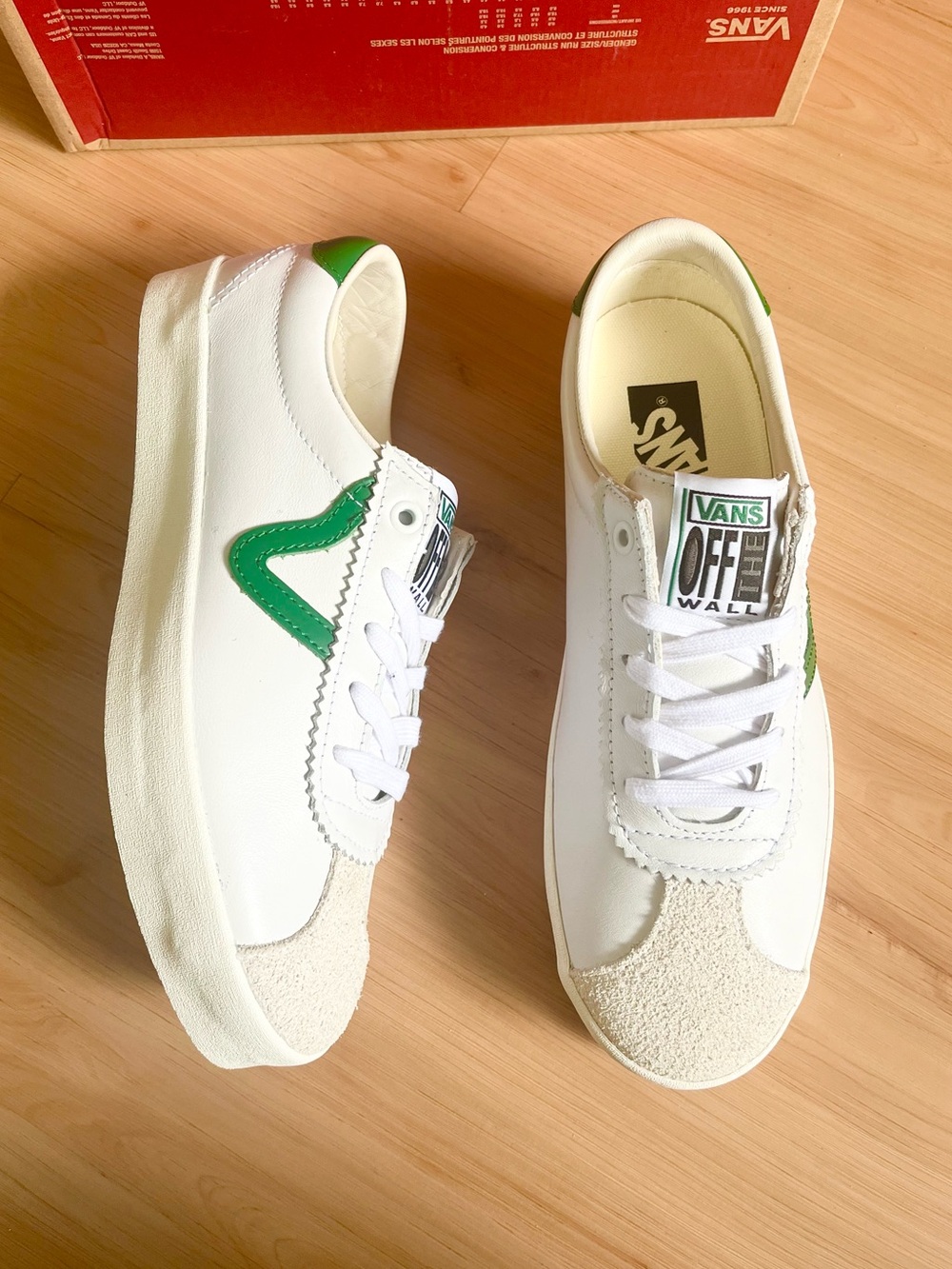 Vans Off The Wall Top Sneakers White Green Leather Women’s  Size 9.0 US Mens 7.5 - Picture 4 of 9
